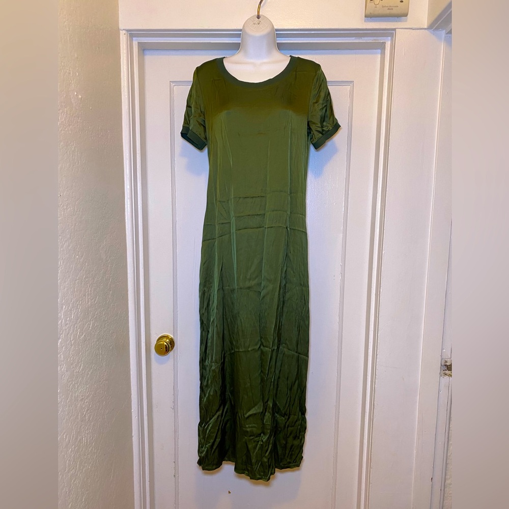 EUC SAIPH Short Sleeved Maxi Shift Dress Scoop Neck Slit Shiny Satin Viscose